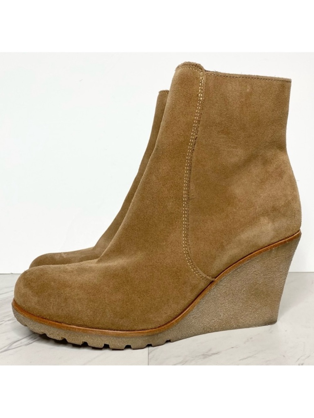 La Canadienne Krista Brown Wedge Bootie 9M
